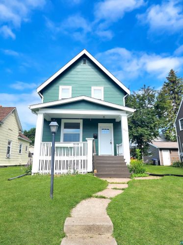 3905 6th St, Duluth, MN 55807-1617