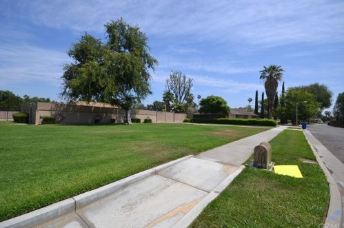 8525 Crystal Ave, Riverside, CA 92504-2810