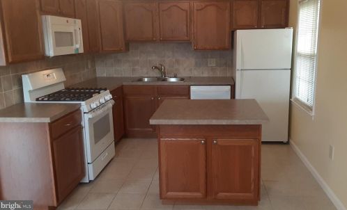 14840 Emberdale Dr, Woodbridge, VA 22193-2636