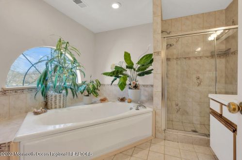 178 Old Orch Ln, Tinton Falls NJ 07712-2570 exterior