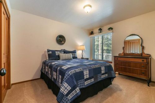 316 Skidder Trl, Truckee CA  96161-3927 exterior