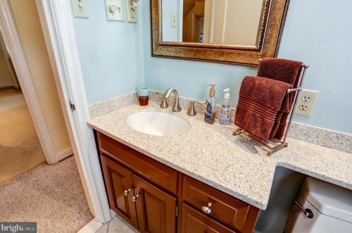 1321 Cheves Pl, Lancaster PA  17603-4943 exterior