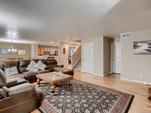 16245 Phillips Dr, Englewood CO 80112-4603 exterior