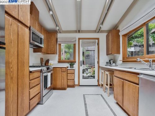 1 Arbor St, San Francisco, CA 94131-2918
