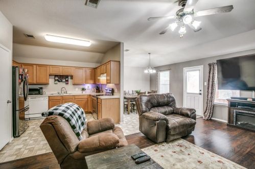 9945 Crystal Vly Way, Dallas TX  75227-5235 exterior