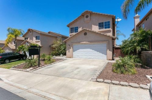 13758 Gateway View Dr, El Cajon, CA 92021-7907