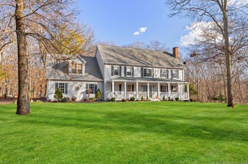 14 Robin Ln, Deep River, CT 06419-2420