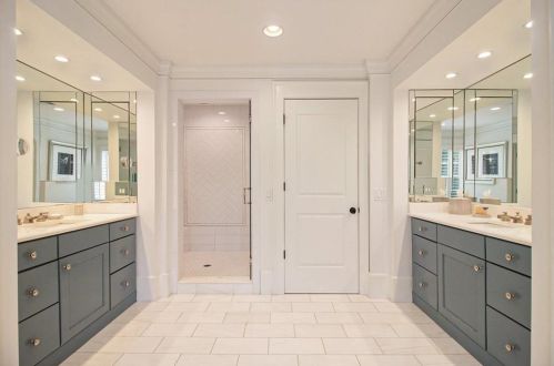 271 Hillside Dr, Atlanta GA  30342-3623 exterior