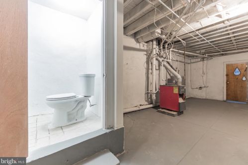 5607 American St, Philadelphia PA  19120-2325 exterior