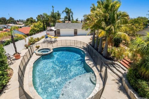 8366 Adams St, Lemon Grove, CA 91945-2604