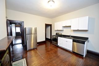 603 Oak St, Columbus OH  43215-3910 exterior