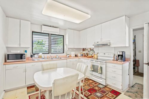 248 Elelupe Rd, Honolulu HI  96821-2209 exterior