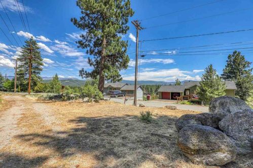12116 Highland Ave, Truckee CA  96161-1719 exterior