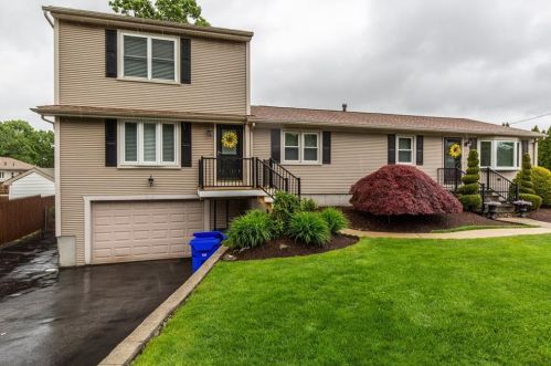 21 Karen Dr, Providence, RI 02919-5132
