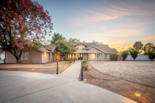 5361 San Jacinto Ave, Clovis, CA 93619-9443