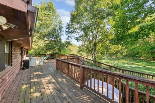 145 Snyder Dr, Rochester, PA 15074-2708
