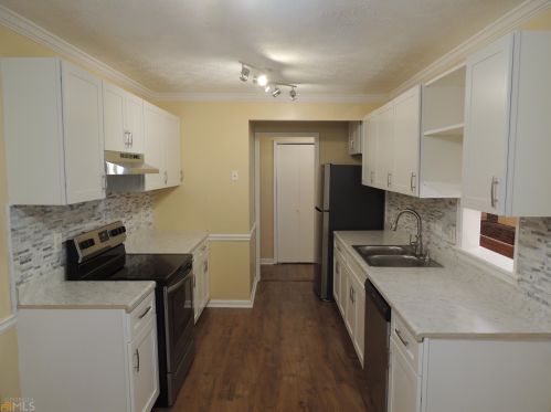 2132-A Hickory Bnd, Conyers GA  30013-2154 exterior