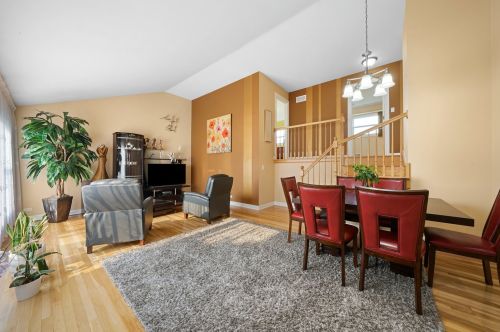 8830 Elmore St, Niles IL 60714-2413 exterior