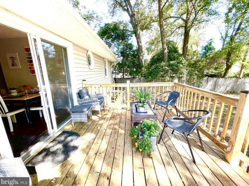 733 Stinchcomb Rd, Severna Park MD  21146-4223 exterior