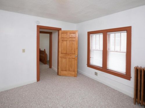 694 Desoto St, Saint Paul MN  55130-4215 exterior