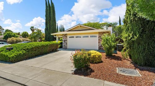 941 Sultana Dr, Tracy, CA 95376-4877