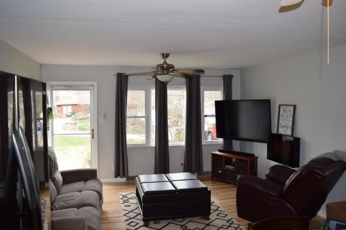 13 Della Dr, Fenton, MO 63026-4923