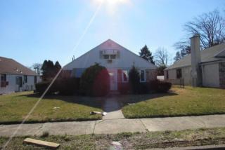 906 Griffith St, Philadelphia, PA 19111-2615