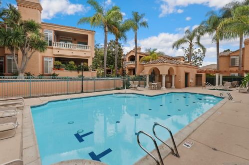3555 Cameo Dr, Oceanside CA  92056-6366 exterior