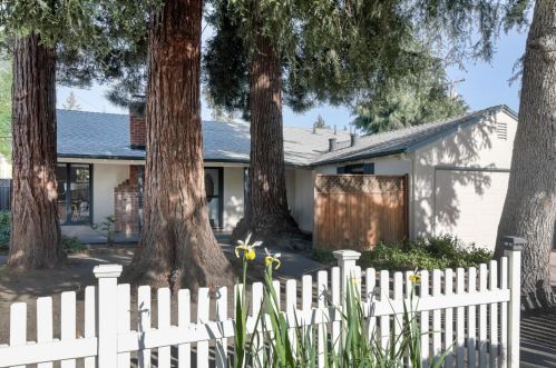 896 Broadleaf Ln, San Jose, CA 95128-1302
