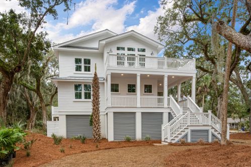 109 Forest Trl, Isle Of Palms, SC 29451-2520