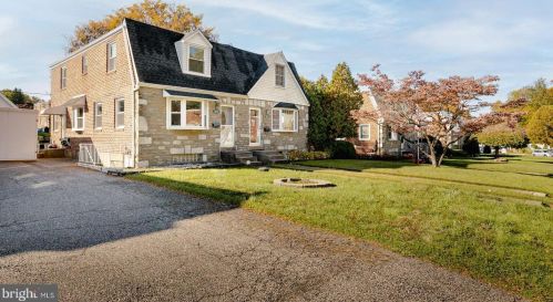 8615 Alicia St, Philadelphia, PA 19115-4101