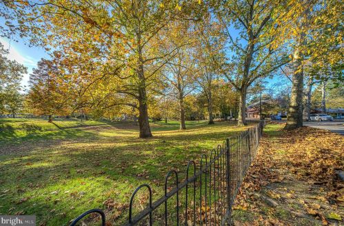 41 Friends Ave, Haddonfield NJ 08033-1500 exterior