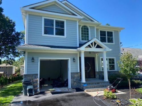 12 Oaktree Ln, Bloomfield, NJ 07003-4219