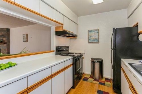 33 Finch Trl, Atlanta GA  30308-2418 exterior