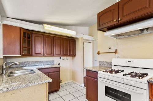 1129 Vermont Ave, Anaheim CA  92802-1825 exterior