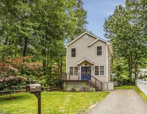 15 Orange Trl, Parsippany, NJ 07834-1105