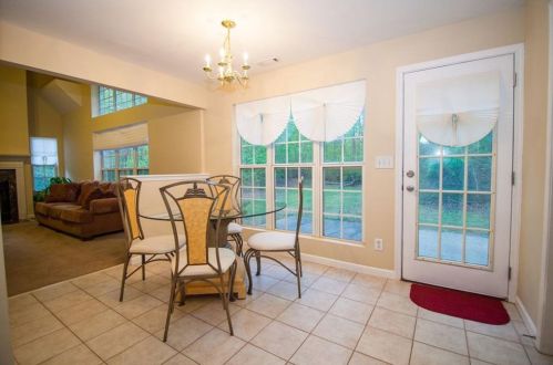 2865 Fairburn Cir, Atlanta GA  30331-6000 exterior