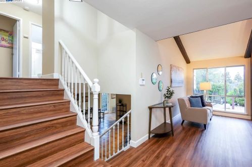 3633 Elkgrove Ct, Hayward, CA 94542-2513