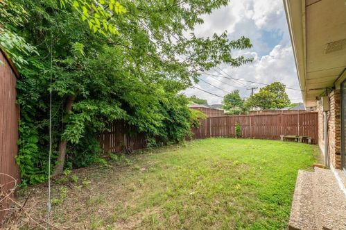 16314 Amberwood Rd, Dallas TX  75248-2814 exterior