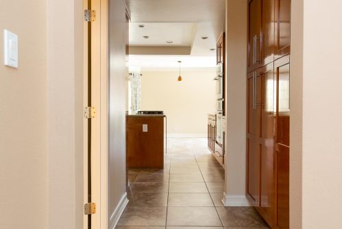 2411 Chevy Chase Dr, Glendale CA  91206-4525 exterior