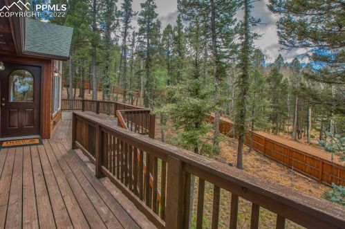 112 Kenwood Dr, Twin Rock, CO 80816-9228