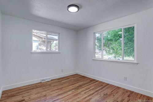 8806 Asbury Dr, Aurora CO  80227-2306 exterior