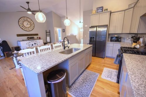 52 Airport Rd, Killingly, CT 06241-1411