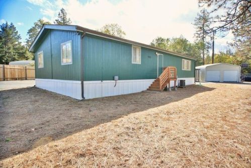 443 Gibson St, Merlin, OR 97532-9779