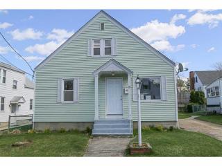 10 Berkley St, Cranston, RI 02910-2406