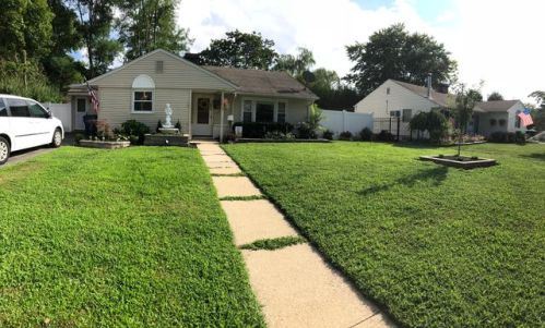 1028 Raymere Ave, Tinton Falls NJ  07712-4114 exterior