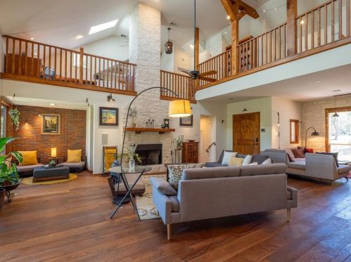 10731 Cassia Dr, Austin TX  78759-6452 exterior