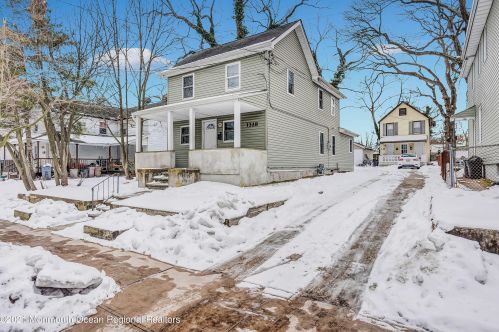 1328 Asbury Ave, Tinton Falls NJ  07712-5731 exterior