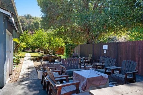 1667 Las Virgenes Canyon Rd, Calabasas CA  91302-1948 exterior