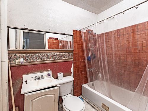 2542 Grafton Ave, Dallas TX  75211-5423 exterior